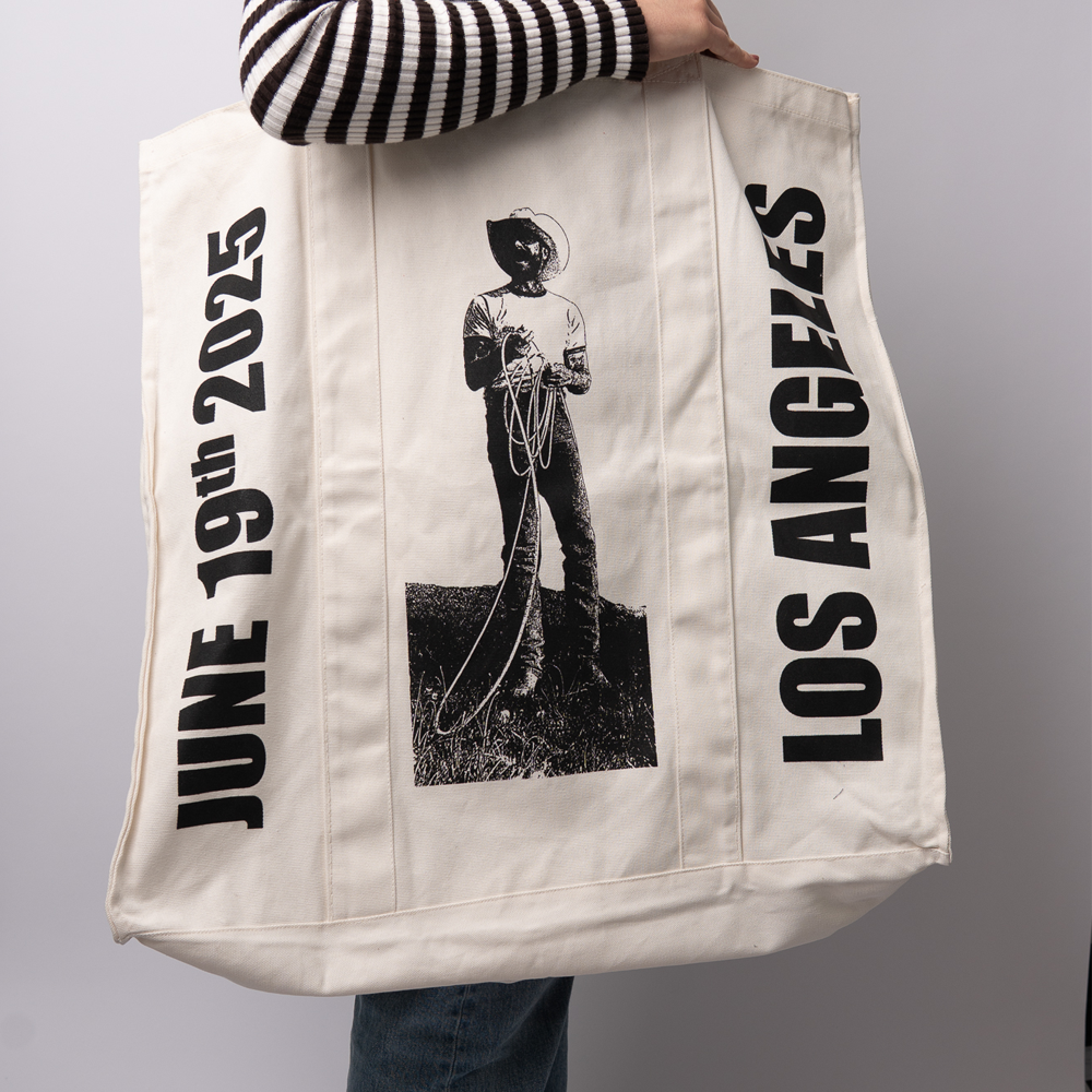 LA Big Ass Tote Lifestyle 2